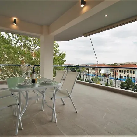 Miracle Luxury Apartman Peraía